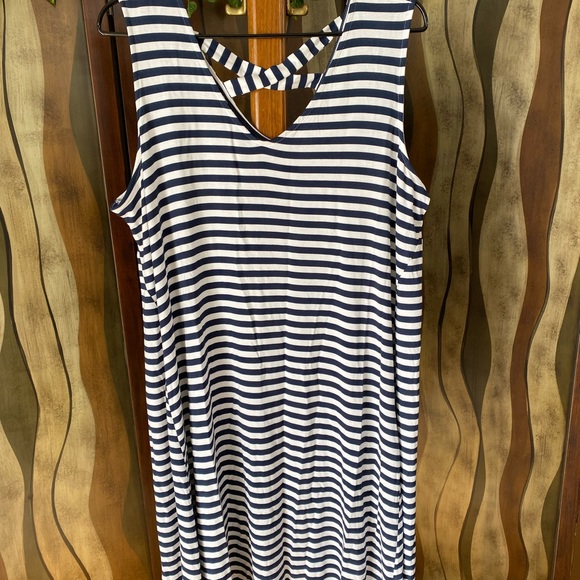 NWT Style & Co Plus Size Sleeveless Navy/White Dress, size 2X - Picture 2 of 4